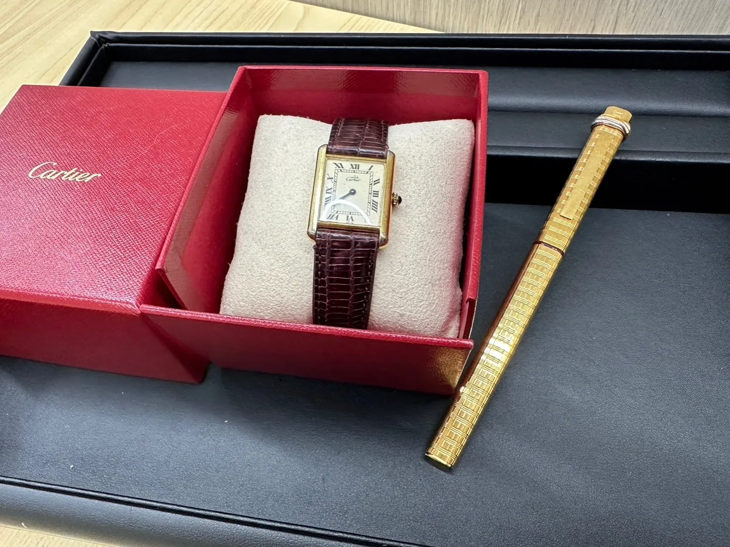 カルティエのタンク マスト